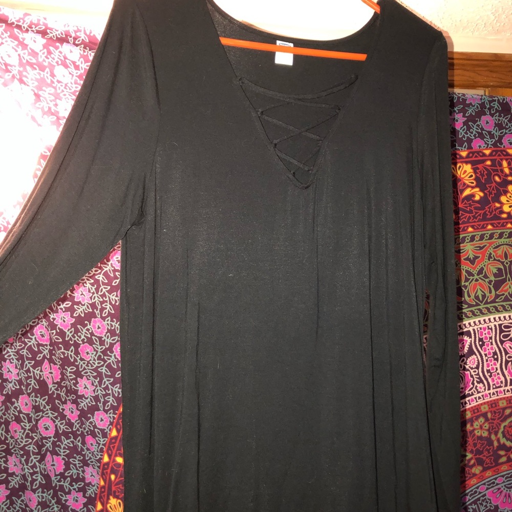 Black cross front long sleeve top. Medium